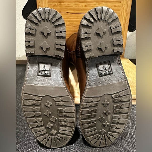 EUC FRYE Mara Button Tall Shearling Lined Chocolate Brown Leather Boots - Picture 11 of 16